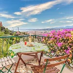 Beautiful With Panoramic View Over Σπίτι διακοπών *