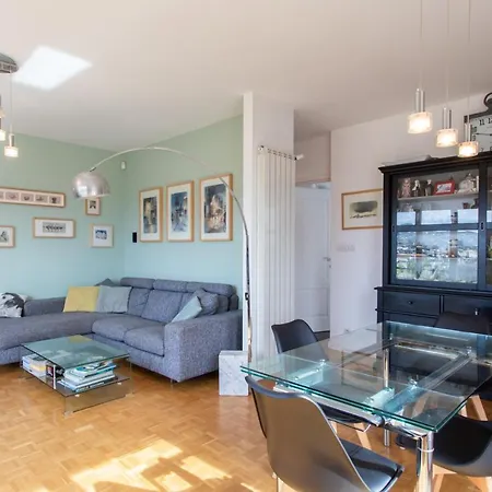 度假居 Beautiful With Panoramic View Over *