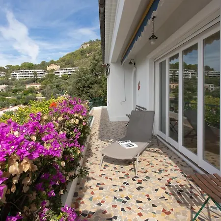 بيت للعطل Beautiful With Panoramic View Over *