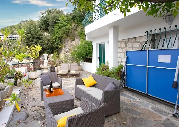 Beautiful With Panoramic View Over Feriehus Nice