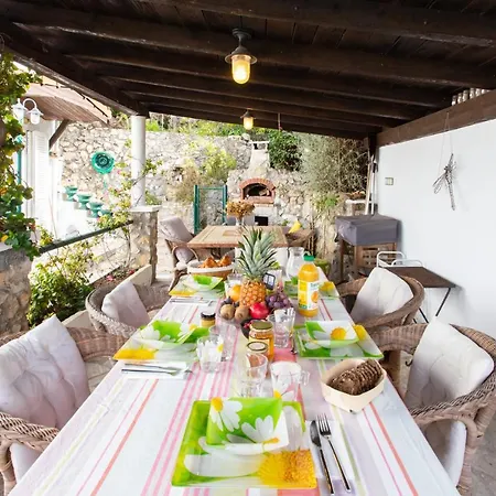 Ferienhaus Beautiful With Panoramic View Over Nizza