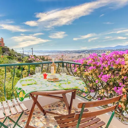 Beautiful With Panoramic View Over Ferienhaus *