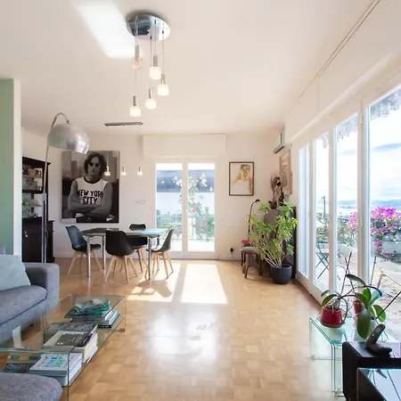 Beautiful With Panoramic View Over Ferienhaus