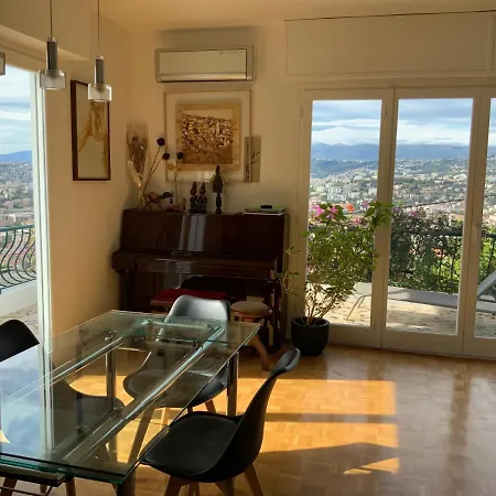 Ferienhaus Beautiful With Panoramic View Over Nizza